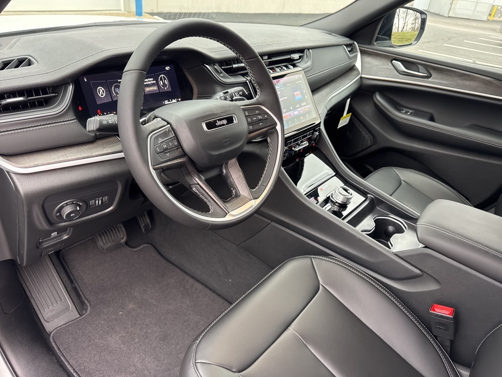 new 2025 Jeep Grand Cherokee car, priced at $50,635