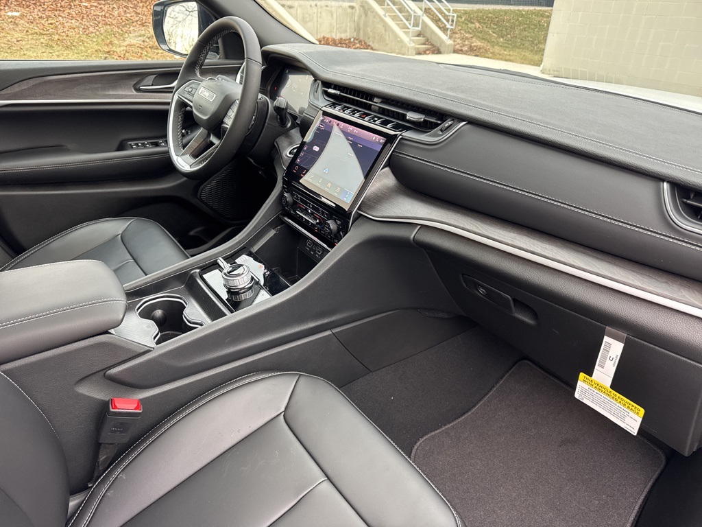 new 2025 Jeep Grand Cherokee car, priced at $50,635