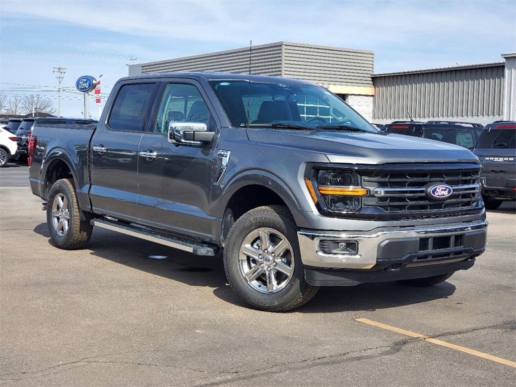 2025 Ford F-150 XLT photo 2