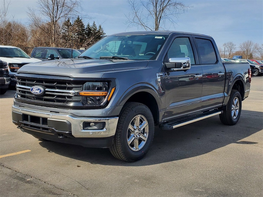 2025 Ford F-150 XLT photo 3