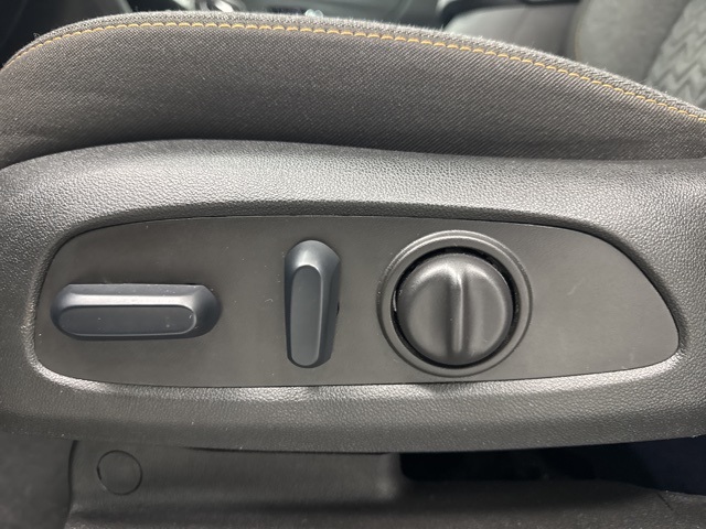 used 2024 Chevrolet Equinox car, priced at $22,988