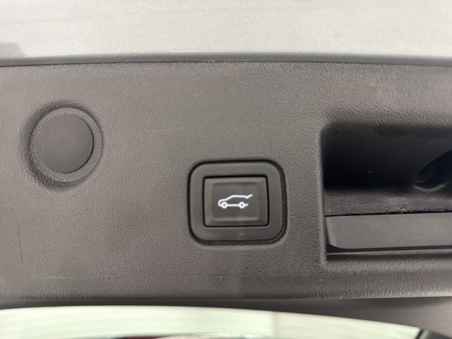 used 2024 Chevrolet Equinox car, priced at $22,988