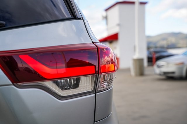 used 2019 Toyota Highlander car, priced at $25,792