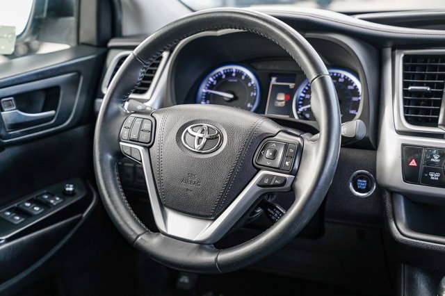 used 2019 Toyota Highlander car, priced at $25,792