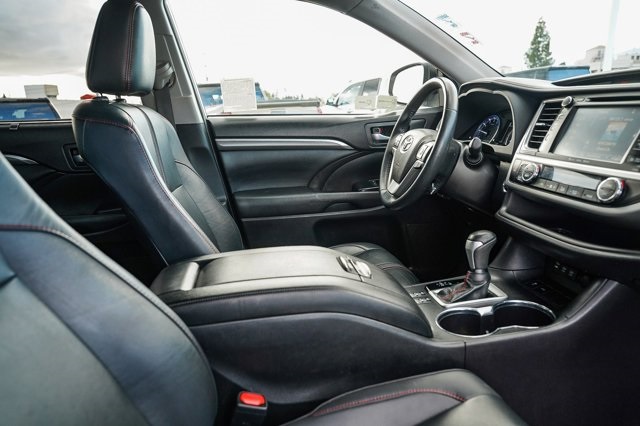 used 2019 Toyota Highlander car, priced at $25,792