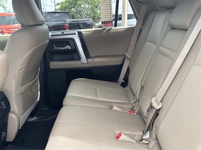 2022 Toyota 4Runner SR5 Premium photo 11