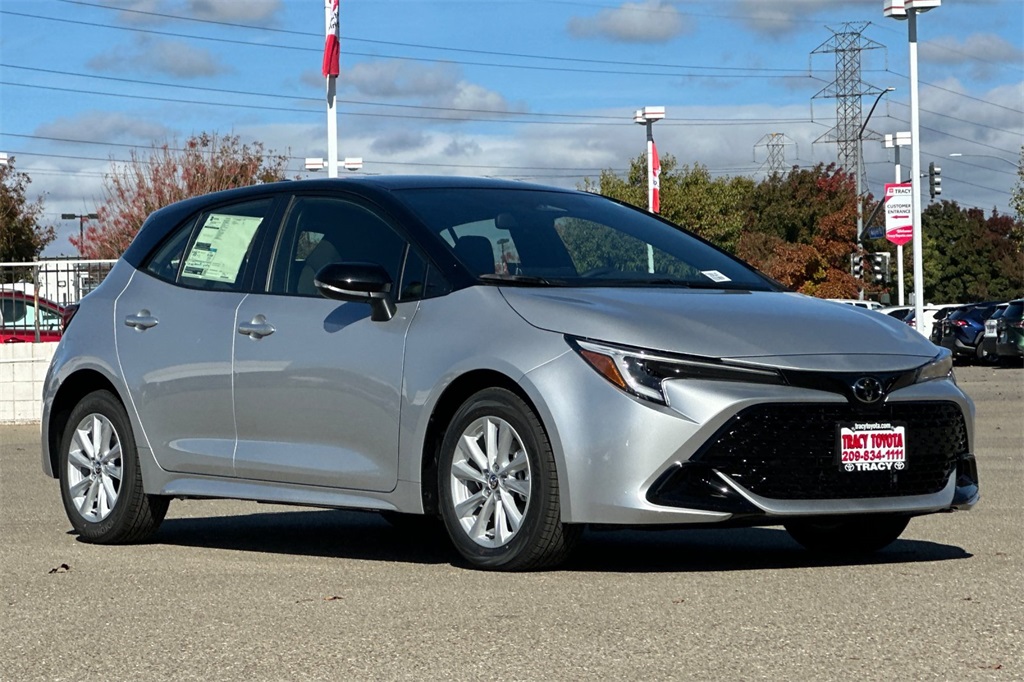 2026 Toyota Corolla SE photo 2