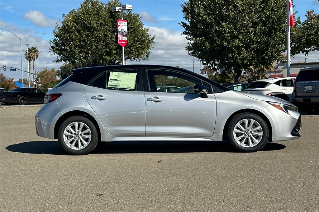 2026 Toyota Corolla SE photo 4