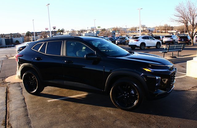 used 2025 Chevrolet Trax car, priced at $24,899