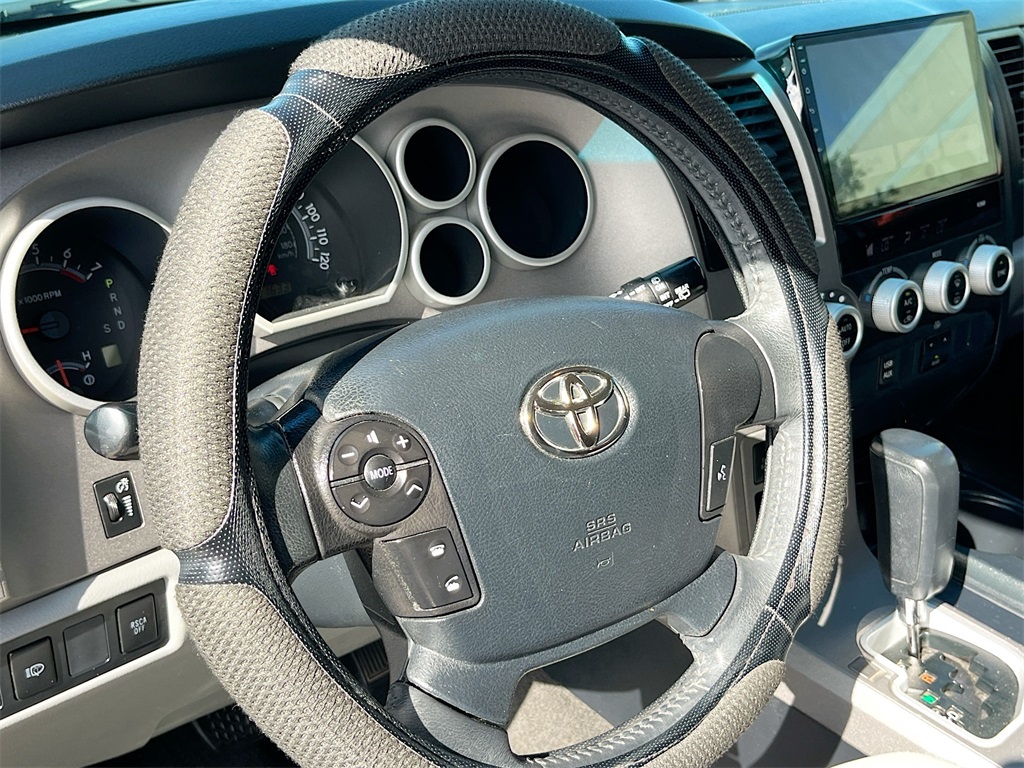 2013 Toyota Sequoia SR5 photo 11