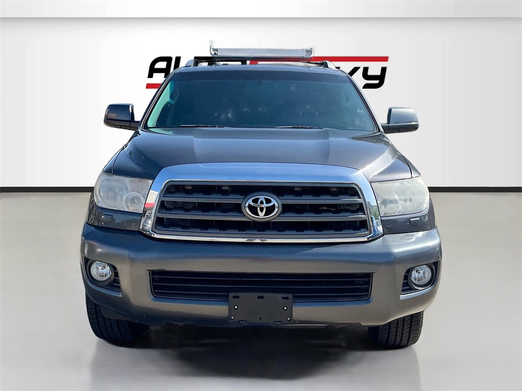 2013 Toyota Sequoia SR5 photo 2