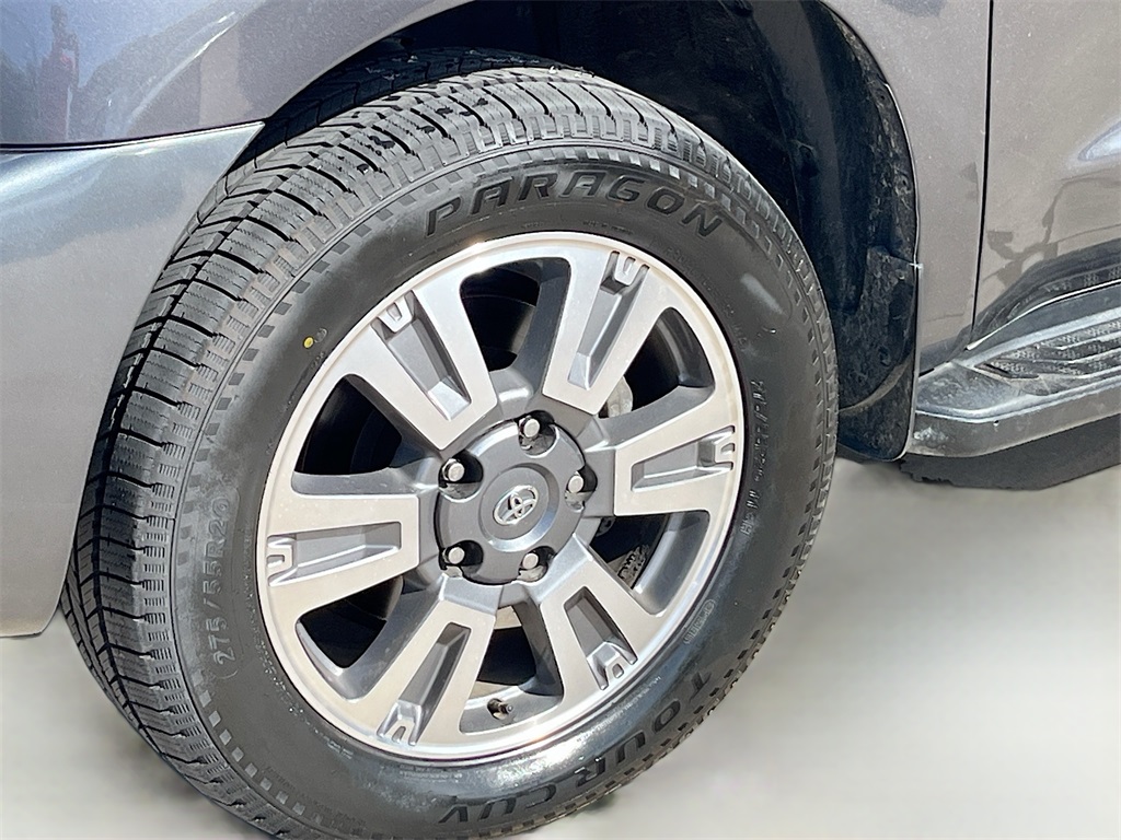 2013 Toyota Sequoia SR5 photo 27