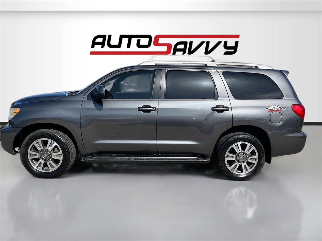 2013 Toyota Sequoia SR5 photo 4
