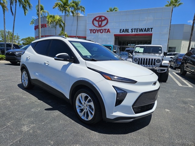 Used 2023 Chevrolet Bolt EUV LT with VIN 1G1FY6S00P4137454 for sale in Lake Park, FL