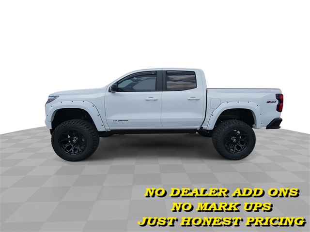 2025 Chevrolet Colorado Z71 photo 2