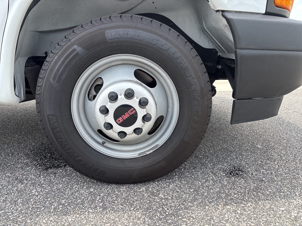 Used 2022 GMC Savana 3500 4x2 Box Truck for sale #SP1399 - photo 10