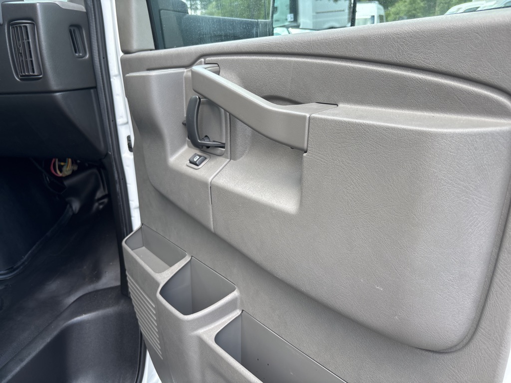 Used 2022 GMC Savana 3500 4x2 Box Truck for sale #SP1399 - photo 25