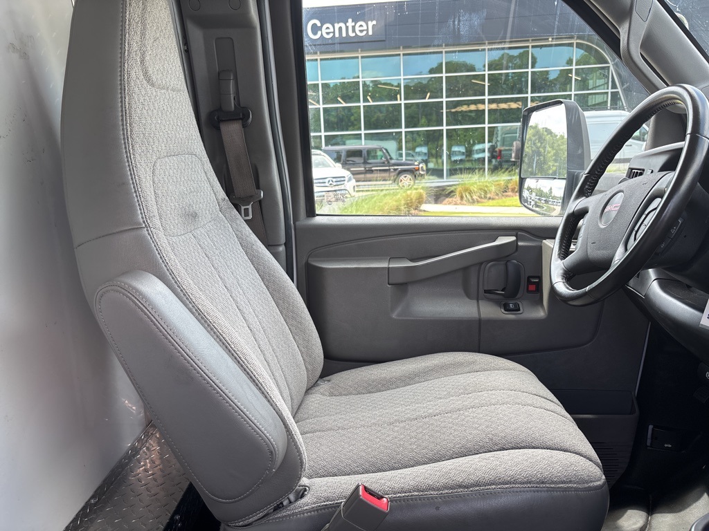 Used 2022 GMC Savana 3500 4x2 Box Truck for sale #SP1399 - photo 32