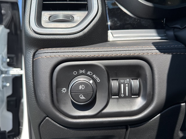 2026 Ram 1500 Express photo 16