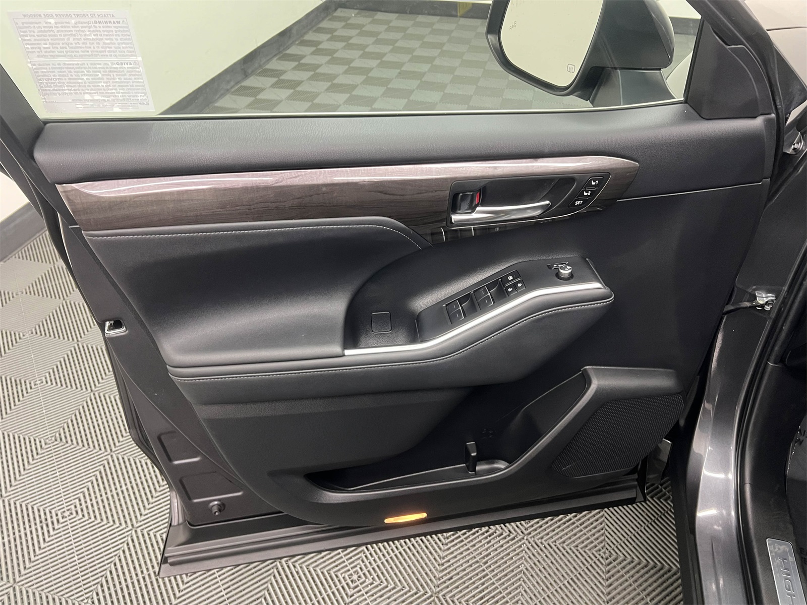 used 2023 Toyota Highlander car, priced at $34,788