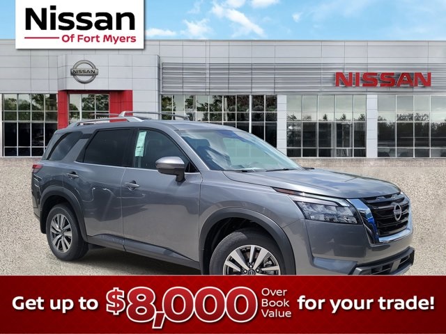 2025 Gun Metallic Nissan Pathfinder SL FWD SUV