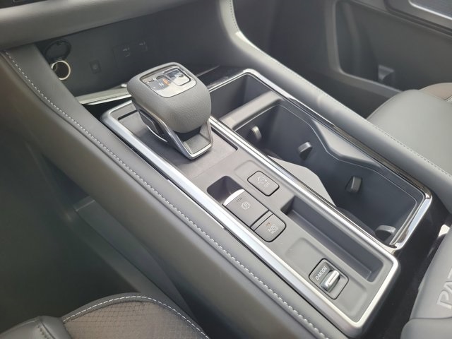 2025 Gun Metallic Nissan Pathfinder SL FWD SUV