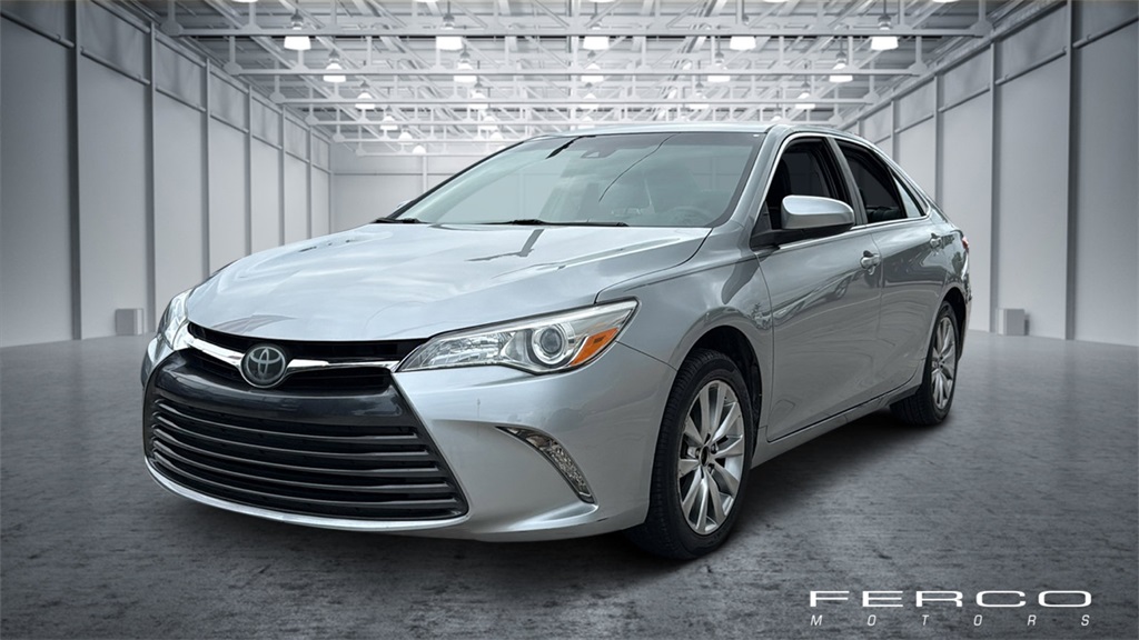 2017 Toyota Camry XLE 4D Sedan - Image 1