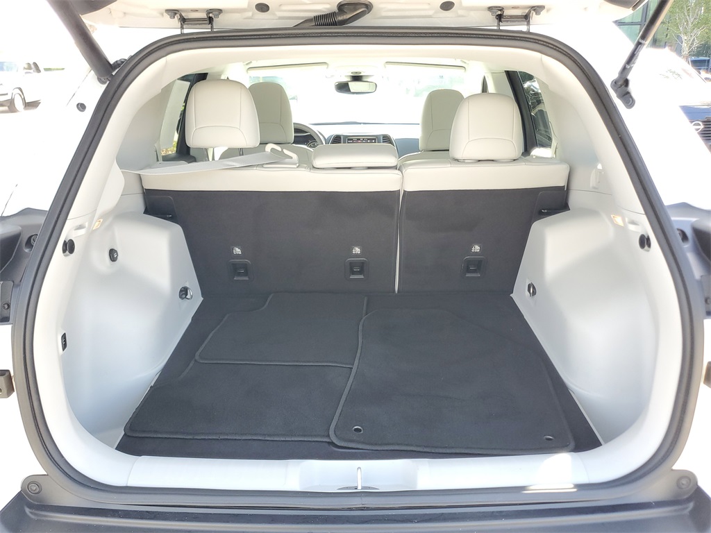 used 2022 Jeep Cherokee car, priced at $20,746