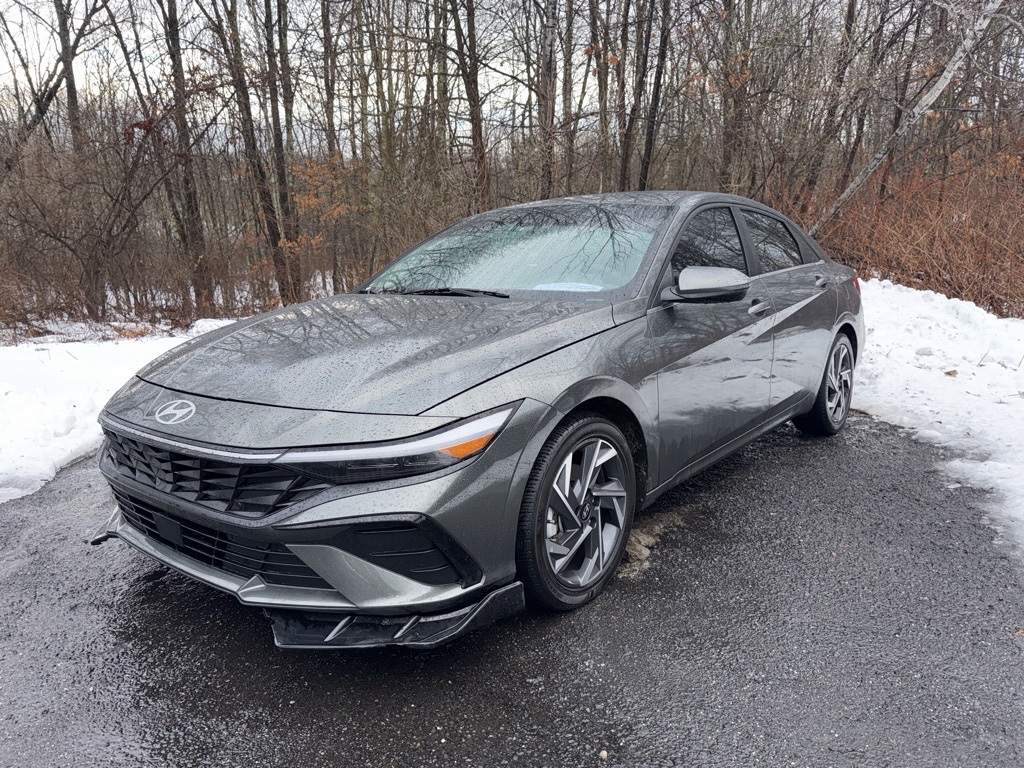 2024 Hyundai Elantra SEL's photo