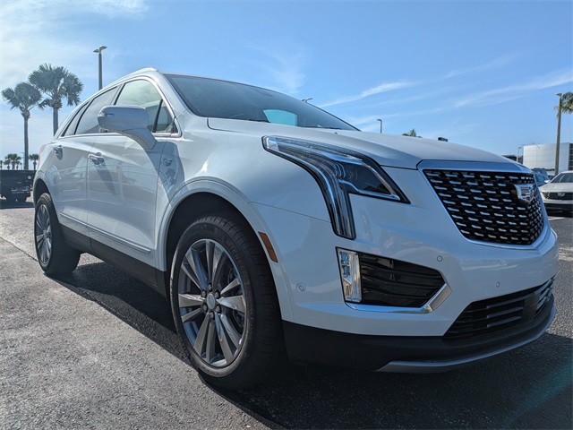 2025 Cadillac XT5 Premium Luxury photo 2