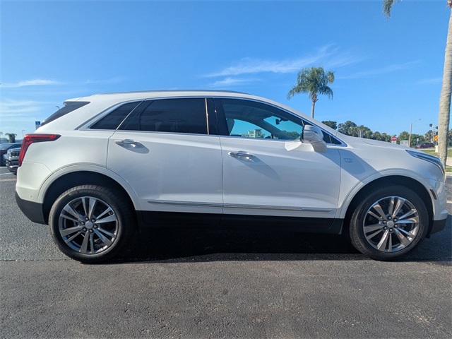 2025 Cadillac XT5 Premium Luxury photo 3