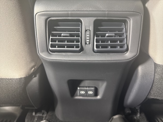 2025 Toyota RAV4 XLE photo 13