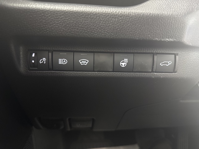 2025 Toyota RAV4 XLE photo 20