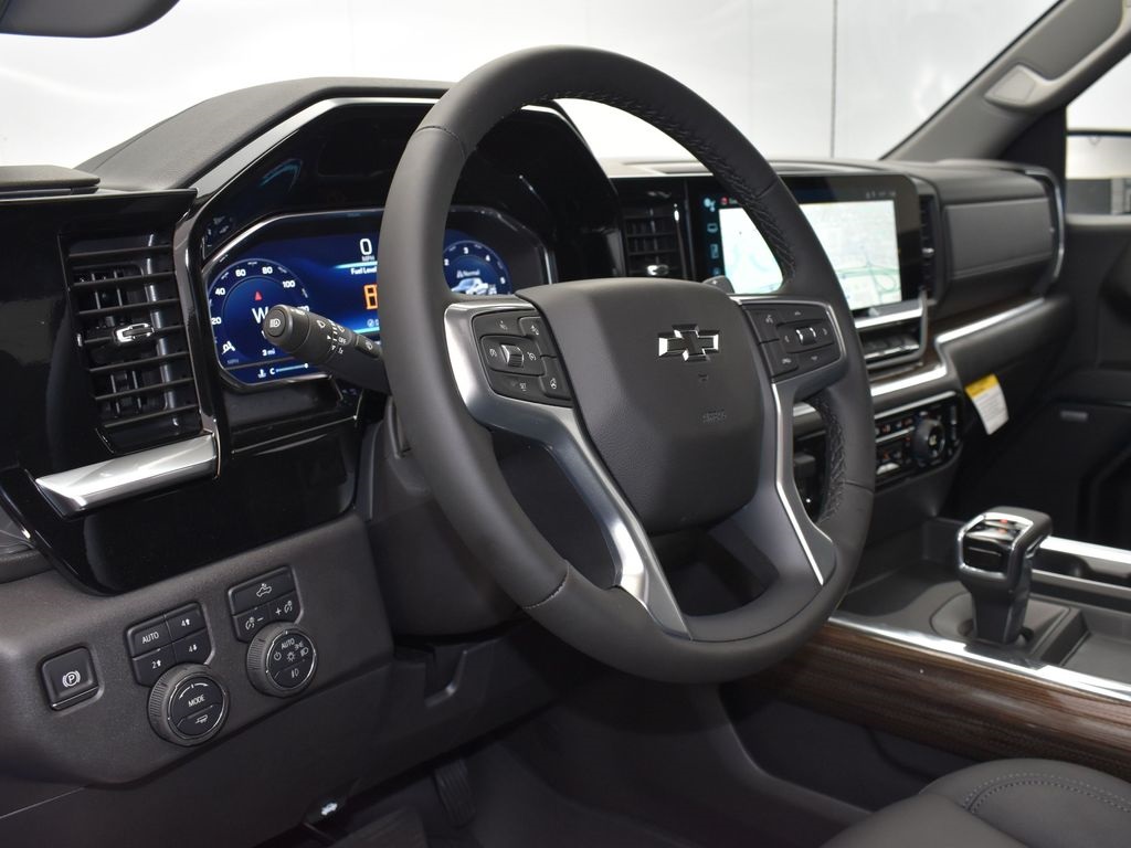 2025 Riptide Blue Chevrolet Silverado 1500 LT Trail Boss 4X4 Truck