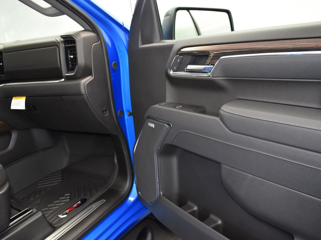 2025 Riptide Blue Chevrolet Silverado 1500 LT Trail Boss 4X4 Truck