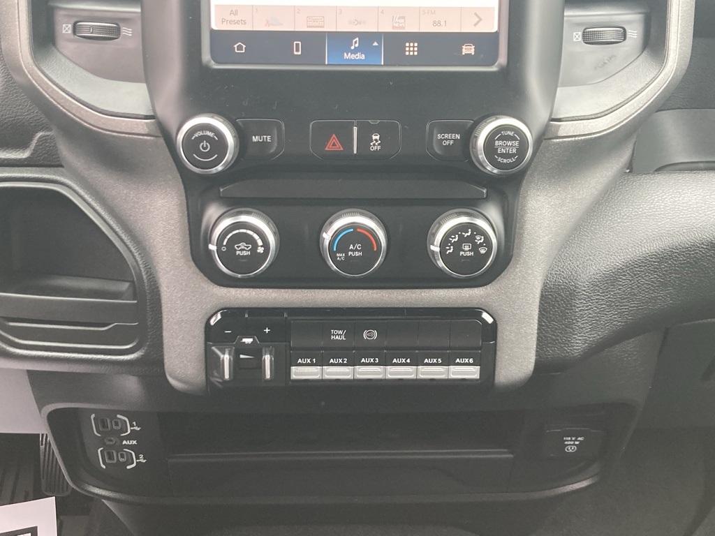 2023 Ram 3500 Tradesman photo 17