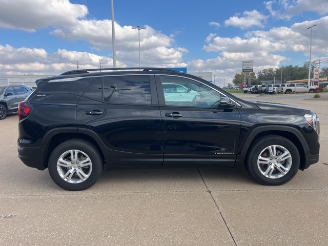 2023 Gmc Terrain SLE photo 2