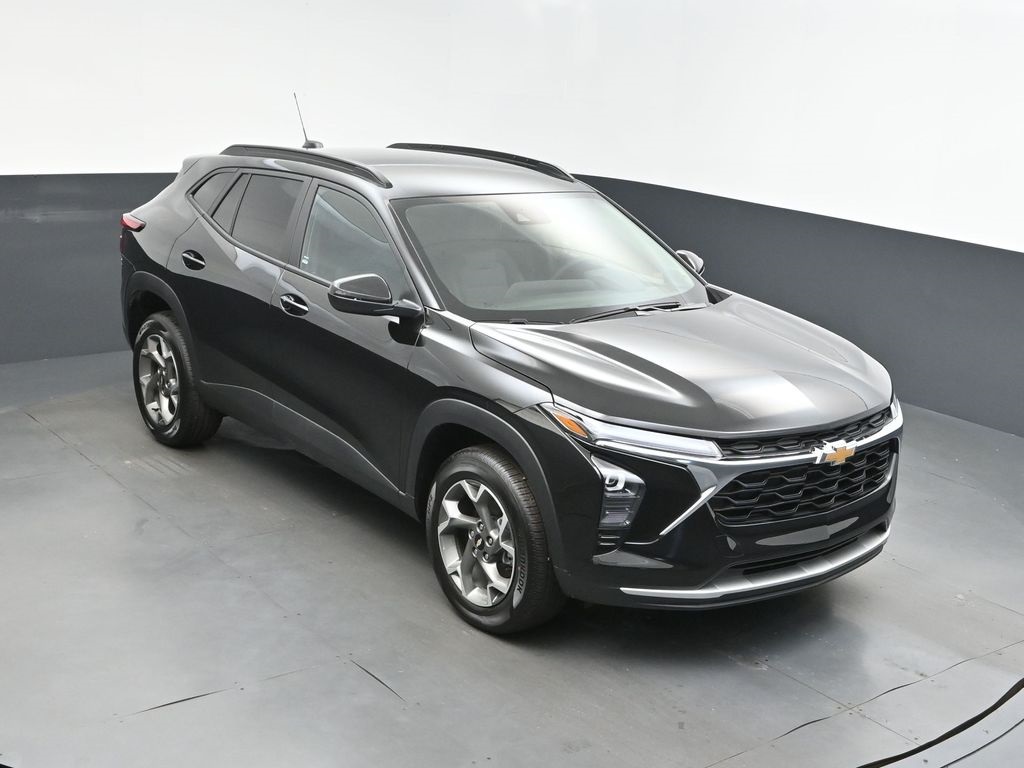 2025 Black Chevrolet Trax LT SUV