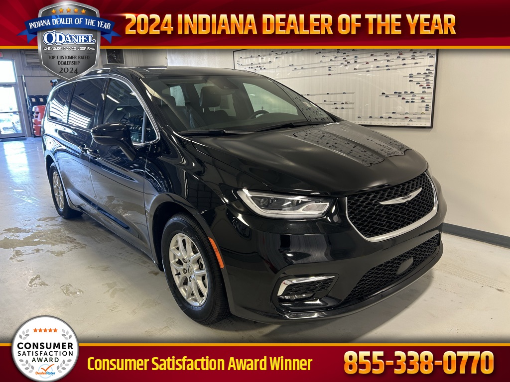 used 2025 Chrysler Pacifica car, priced at $29,880