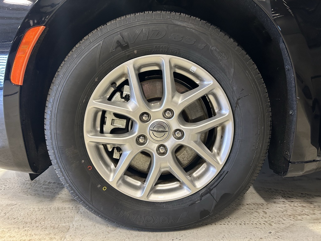 used 2025 Chrysler Pacifica car, priced at $29,880