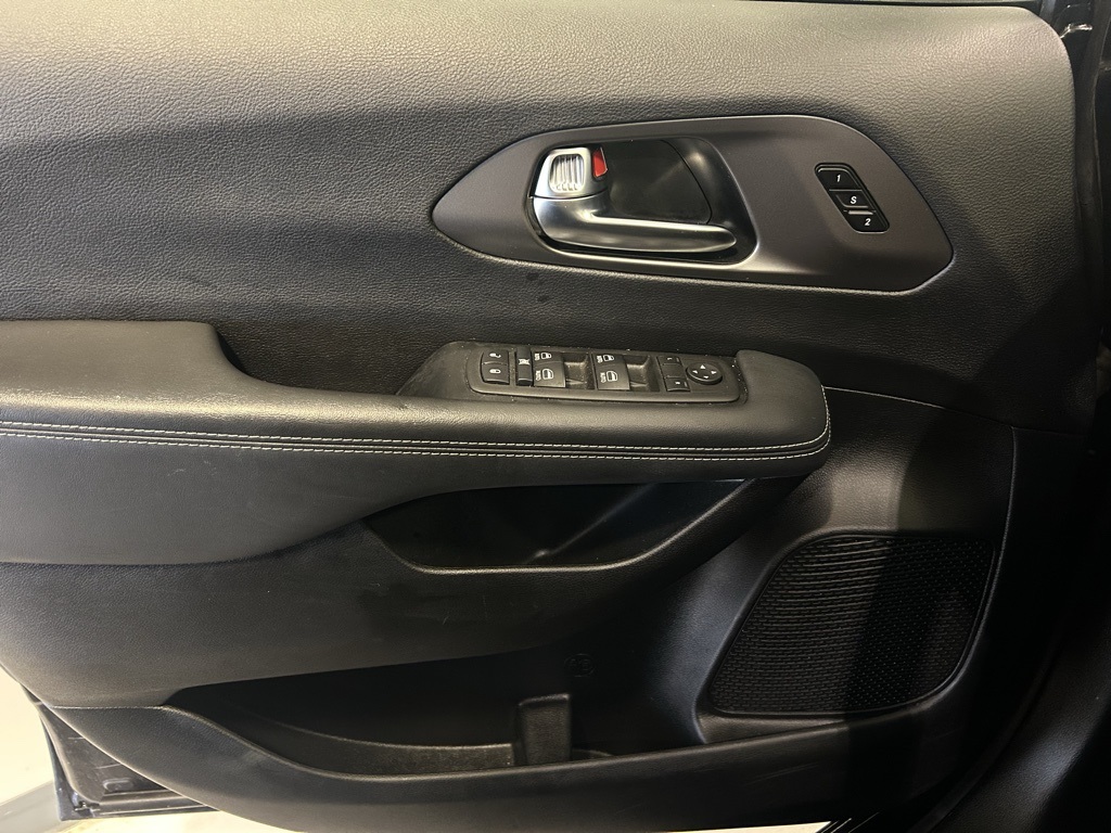 used 2025 Chrysler Pacifica car, priced at $29,880