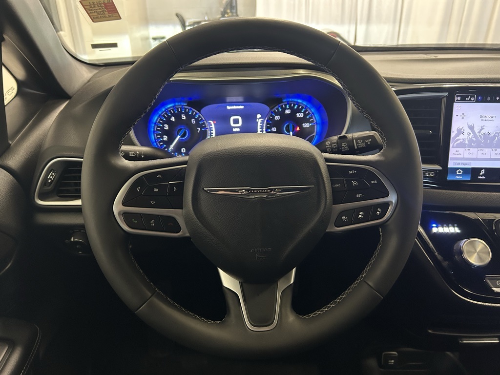 used 2025 Chrysler Pacifica car, priced at $29,880