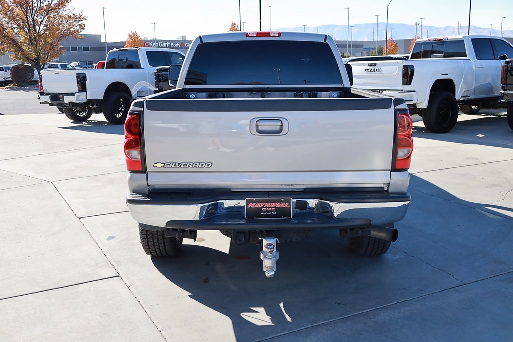 2006 Chevrolet Silverado 2500HD LT3 photo 2