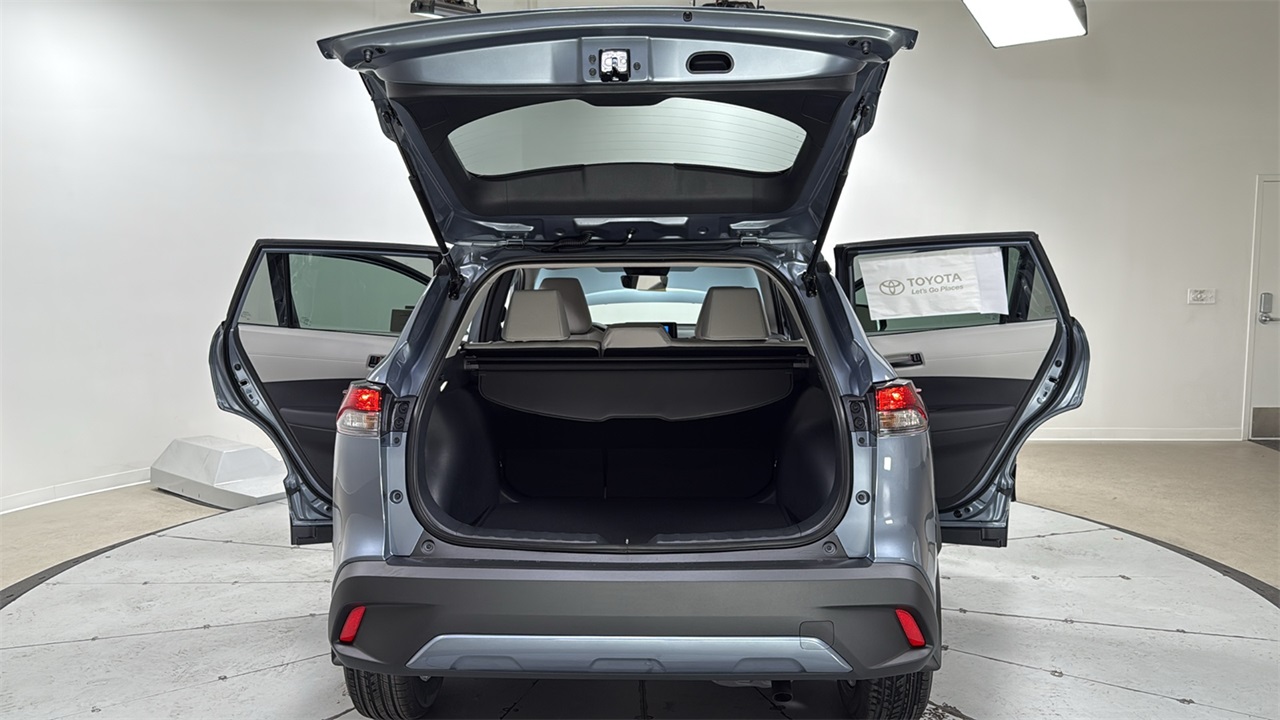 2026 Toyota Corolla Cross LE photo 15