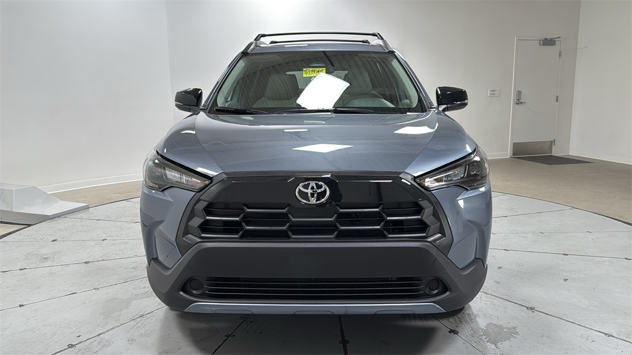 2026 Toyota Corolla Cross LE photo 2