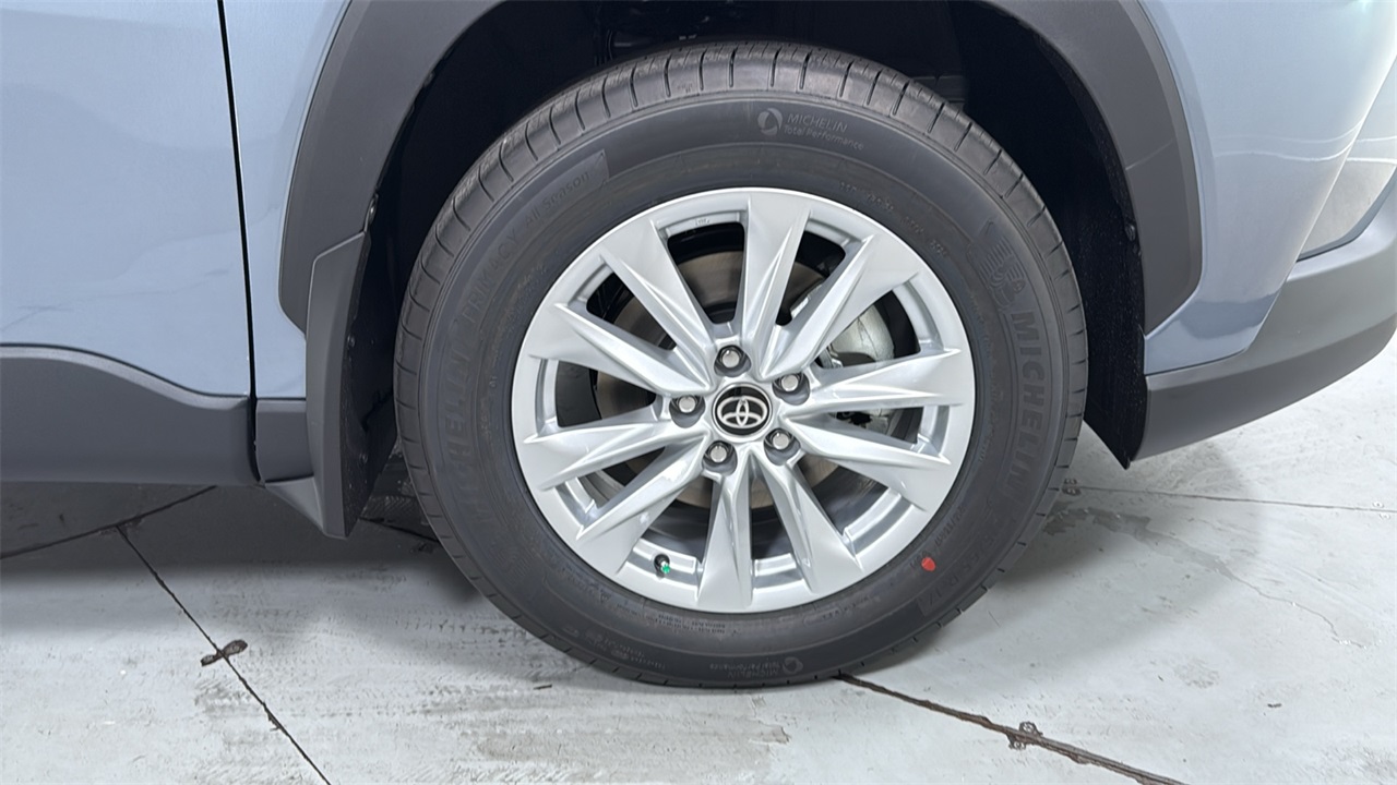 2026 Toyota Corolla Cross LE photo 19