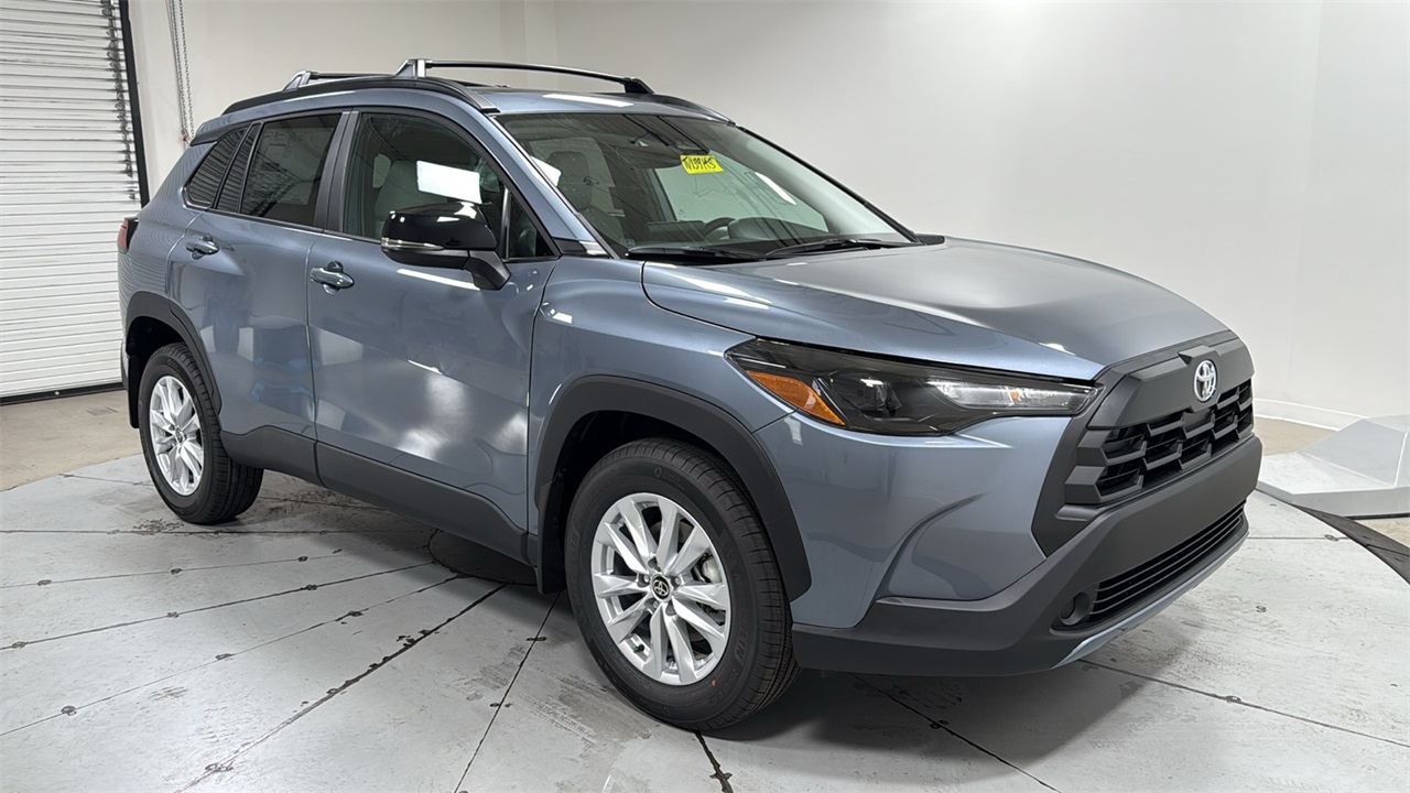 2026 Toyota Corolla Cross LE photo 3