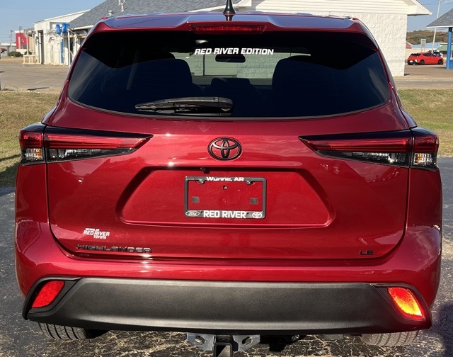 2023 Toyota Highlander L photo 3