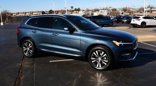 used 2023 Volvo XC60 Recharge Plug-In Hybrid car, priced at $30,379
