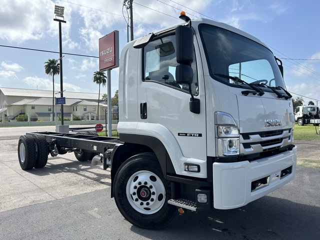 New 2025 Isuzu FTR F Series's photo